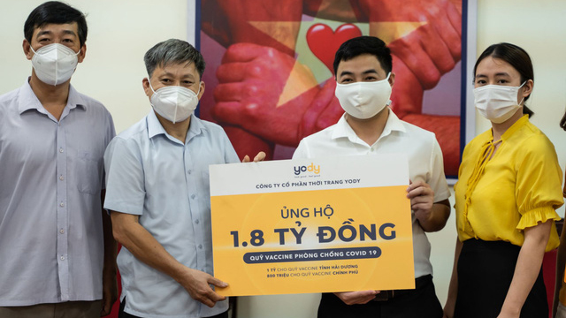 Mười ngày quyên góp 1,8 tỉ đồng tặng Quỹ Vaccine COVID-19